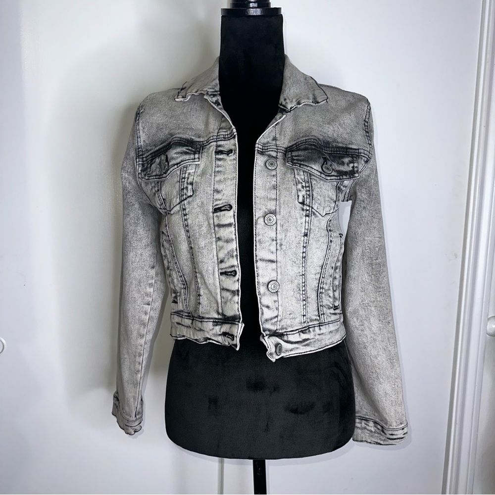 Stylish Women's Gray Denim Jacket